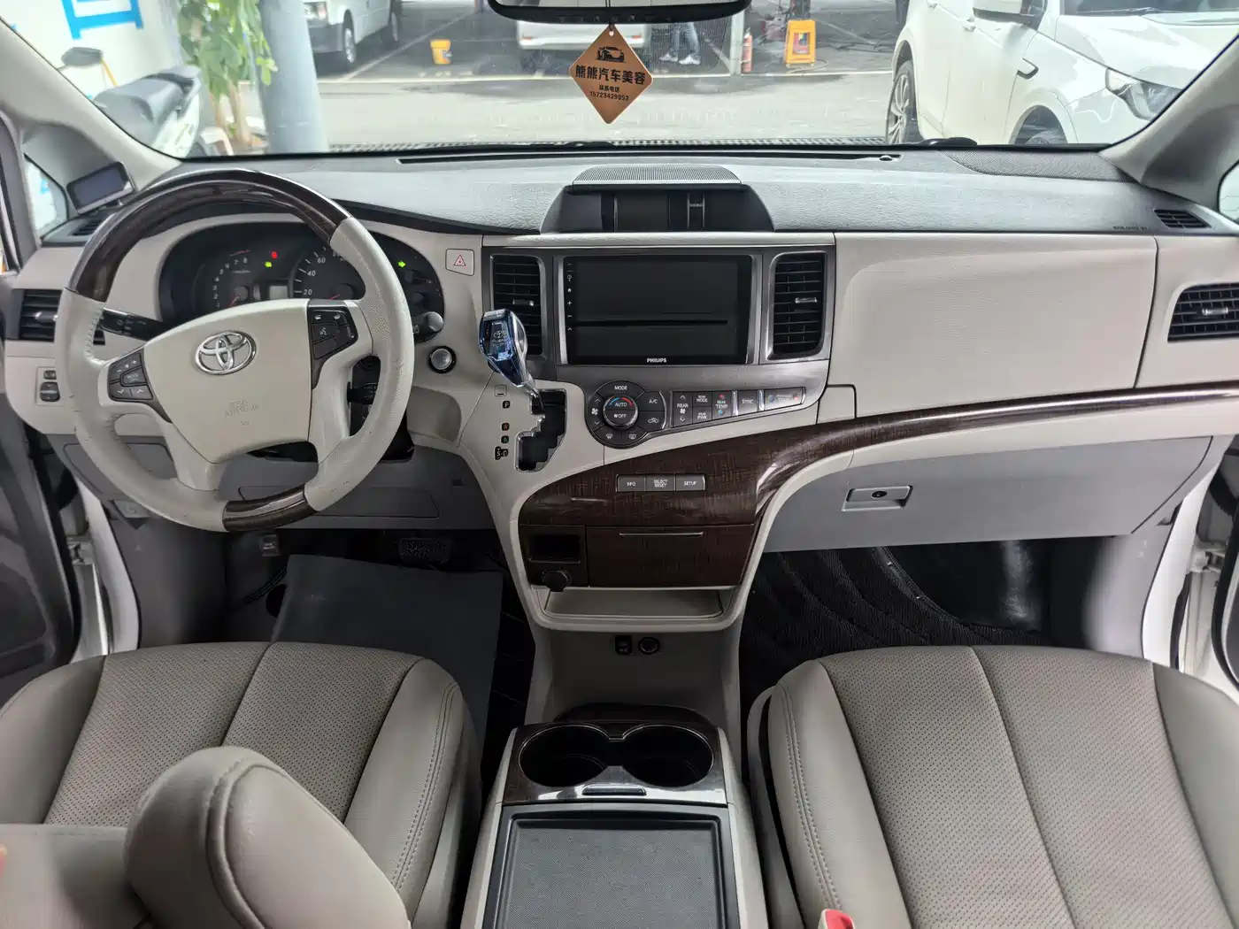 Toyota Sienna 2013 3.5L 4WD Automatic фото 15