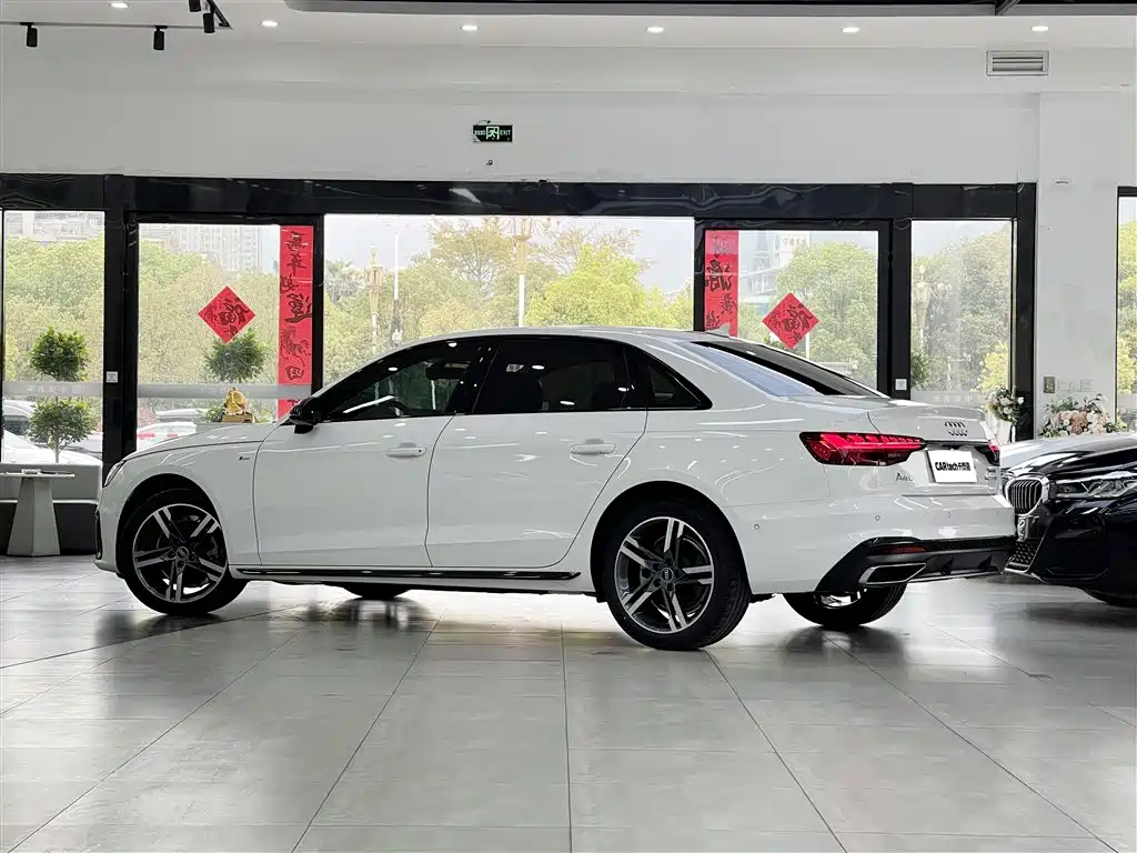 Audi A4L 2022 40 TFSI Luxury Dynamic фото 4