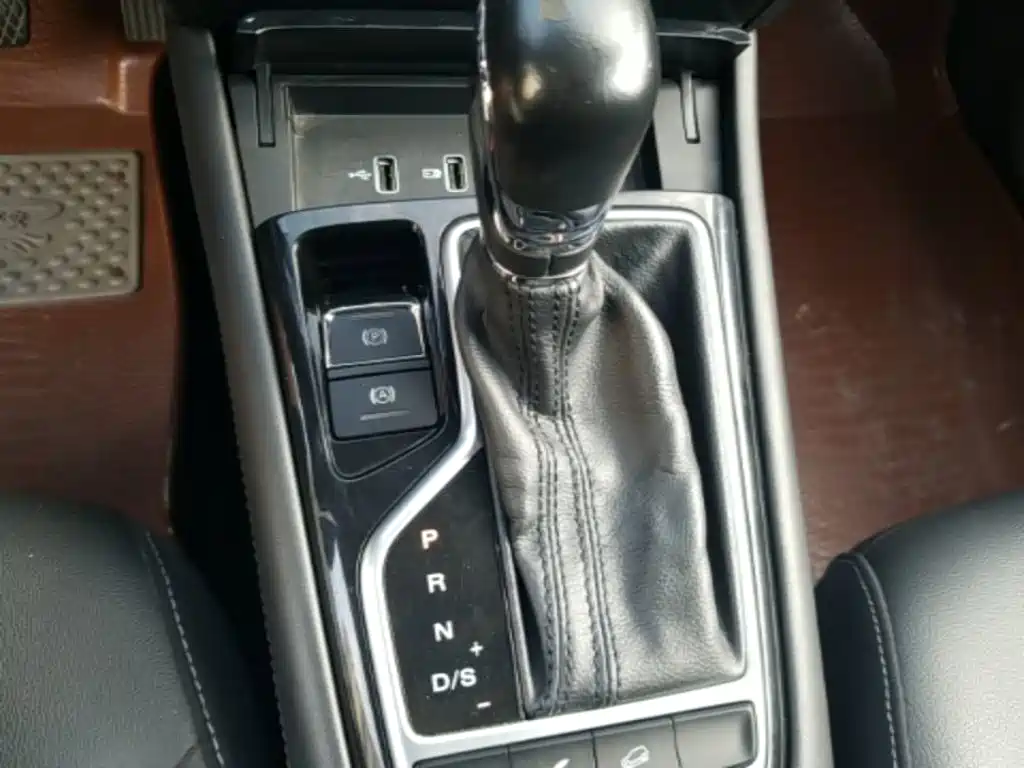 Roewe RX3 2020 2020 1.6L CVT 4G Ultra Comfort Flagship