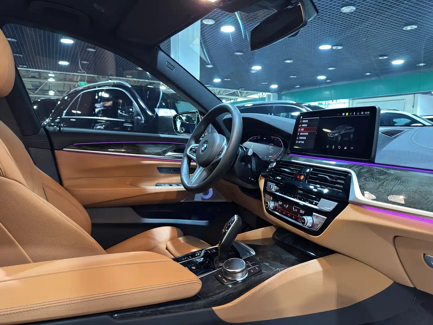BMW 6 Series GT 2024 630i M Sport Ultimate Package фото 11