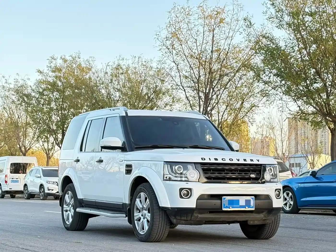 Land Rover Discovery 2015 3.0 SC V6 SE фото 3