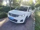 Photo 2 - Dongfeng Fengxing Jingyi X6