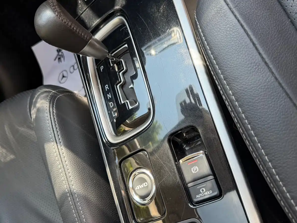 Mitsubishi Outlander 2017 2018 2.4L 4WD Elite Edition 5-seater