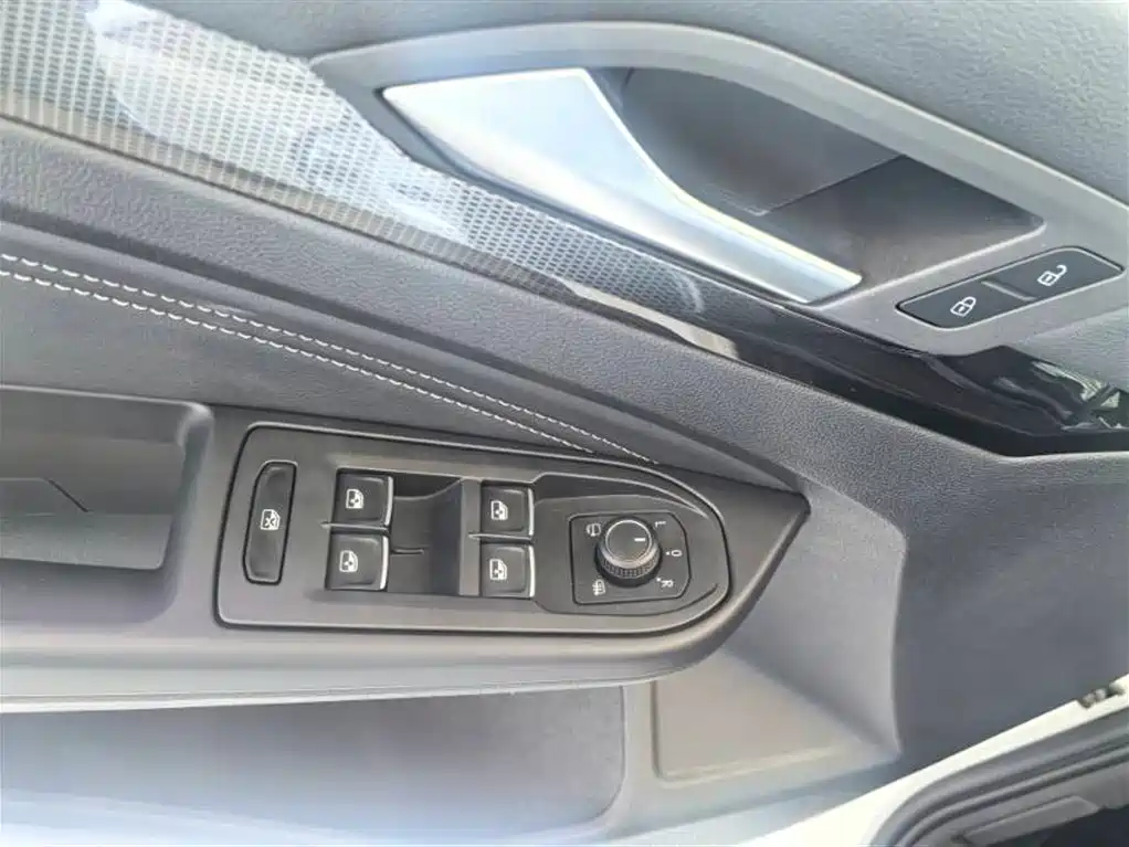 Volkswagen Golf 2021 280TSI DSG R-Line фото 4