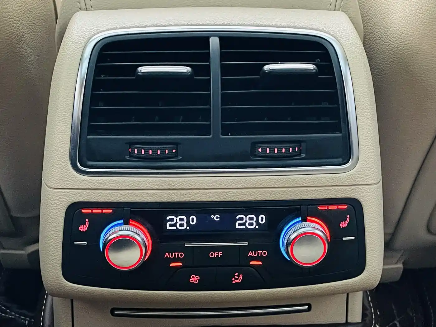 Audi A6L 2012 30 FSI Comfort фото 11