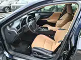 Фото 8 - Lexus ES