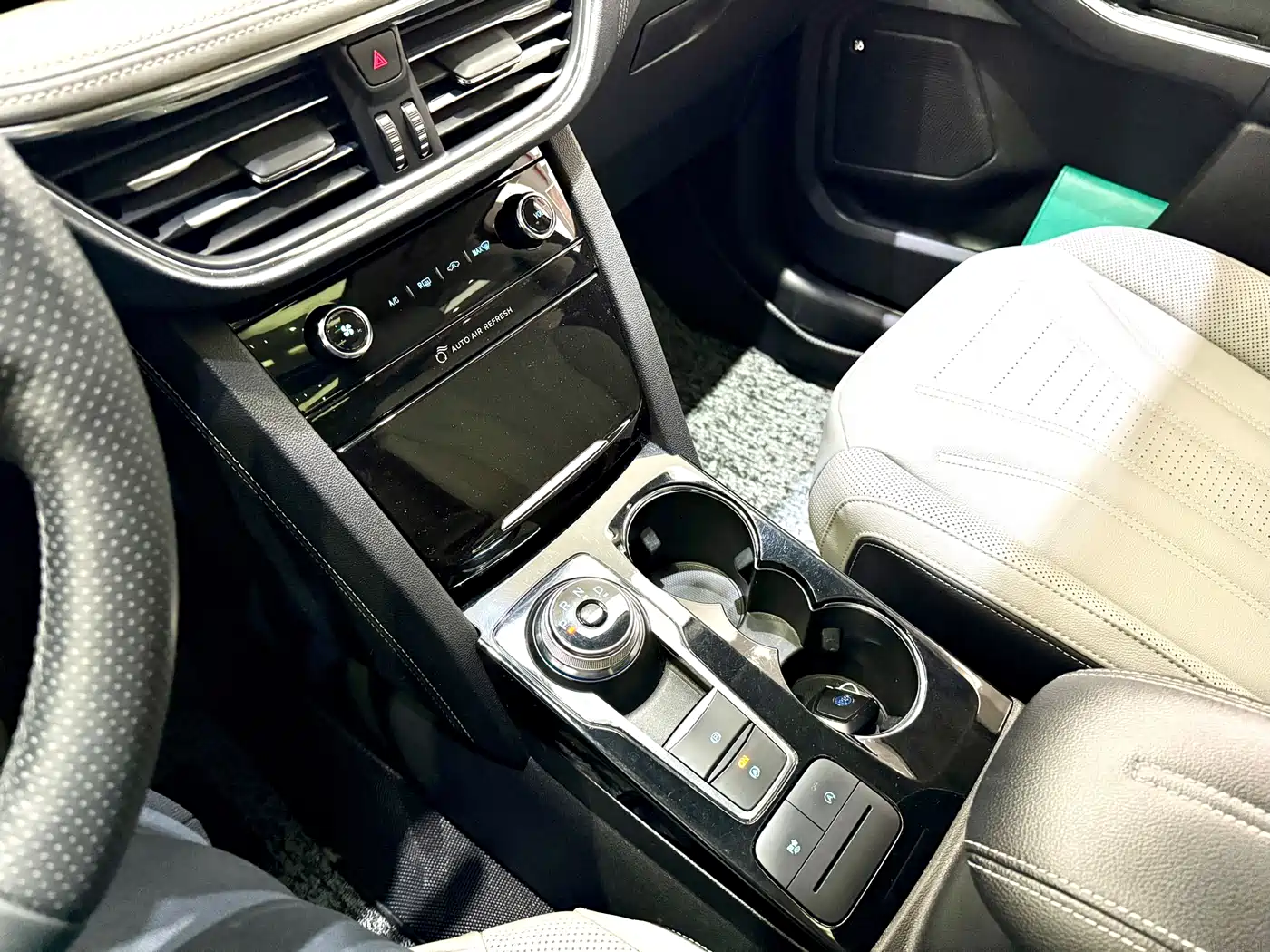 Ford Escape 2020 2020 EcoBoost 245 AWD Premium Edition