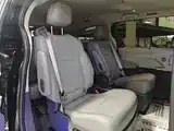 Фото 10 - Toyota Granvia