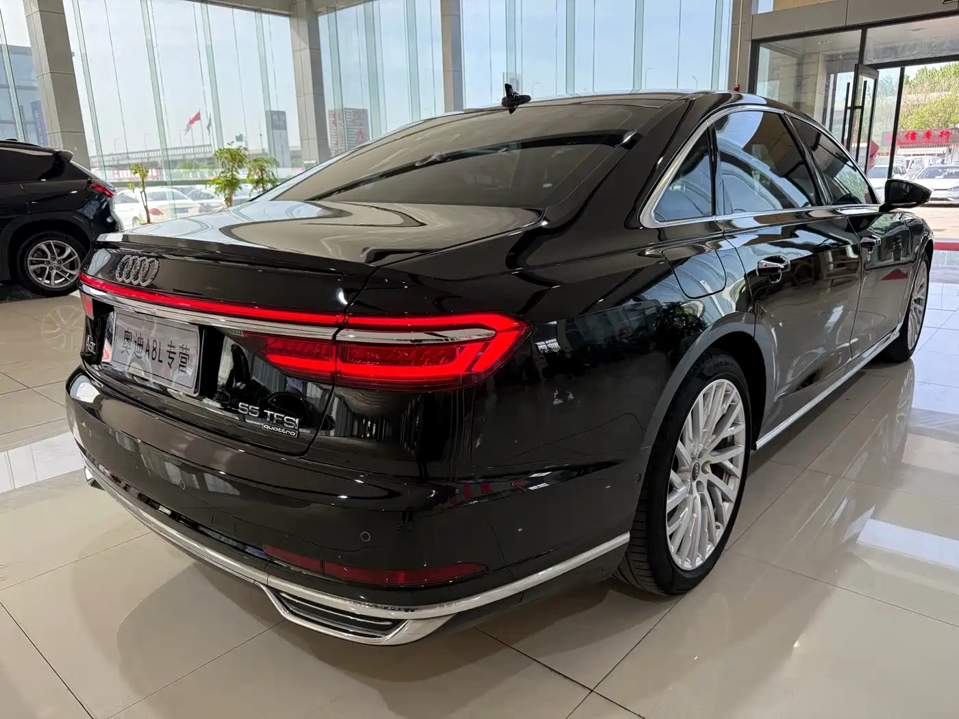 Audi A8 2021 A8L 50 TFSI quattro Luxury фото 3
