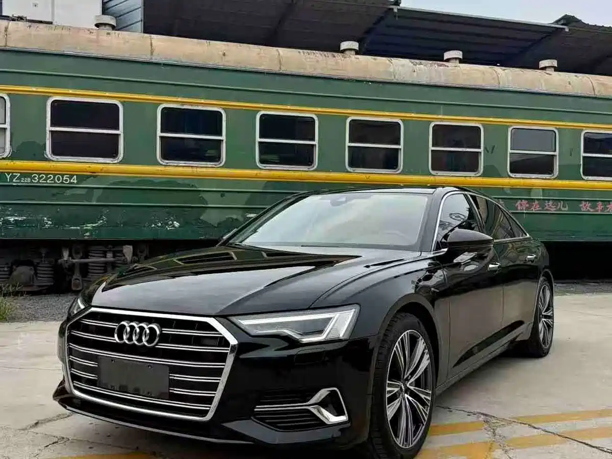 Фото 1 - Audi A6L
