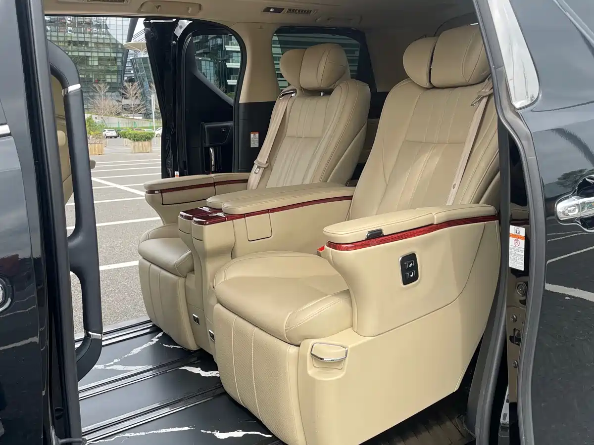 Toyota Alphard 2015 3.5L Luxury Edition фото 11