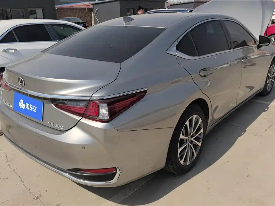Lexus ES 2023 200 Excellence Edition фото 3