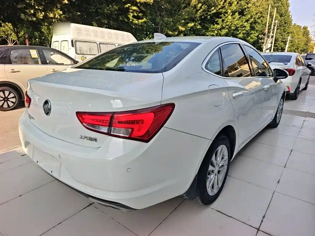 Фото 7 - Buick Verano
