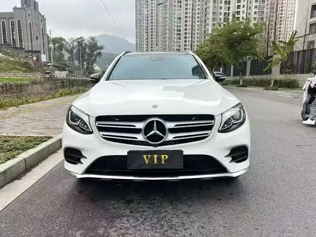 MERCEDES-BENZ GLC