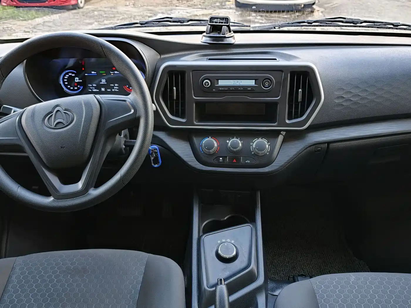 Changan Kaicheng Changan Ruixing EM80 2026 2025 Model Passenger Version Comfort Type 6-seater 300km Tailgate