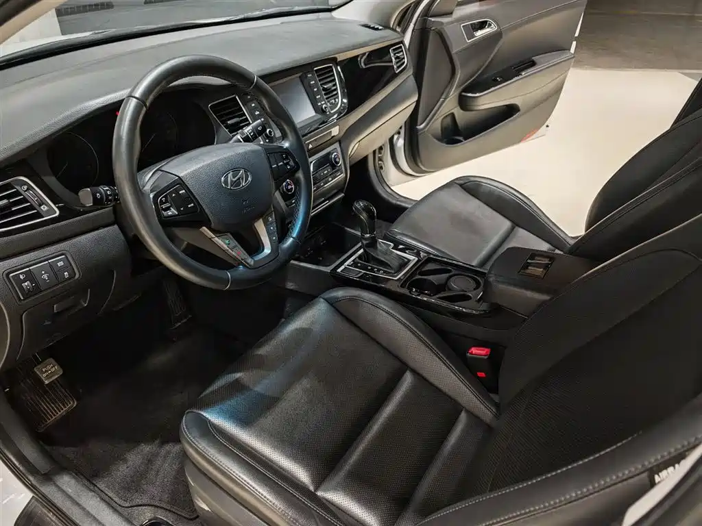 Hyundai Mistra 2016 1.8L Auto Premium DLX фото 14