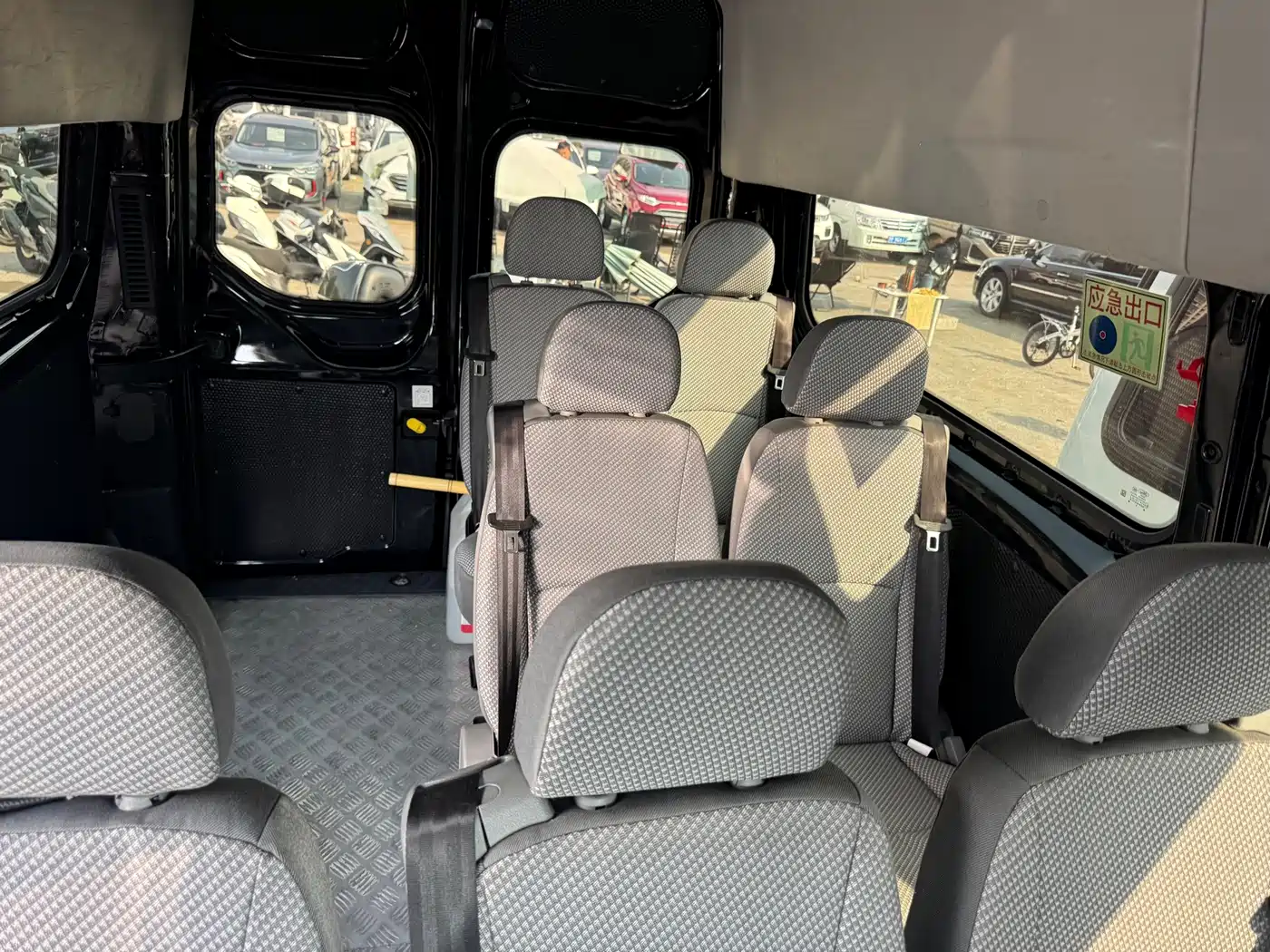 Ford Transit 2023 2022 Model 2.0T Automatic Gasoline Business Travel Luxury Edition Medium Wheelbase Medium Roof 10-12 Seater China VI