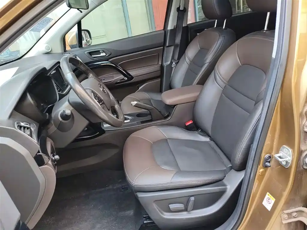GAC Trumpchi Trumpchi GS4 2017 235T Manual 2WD Luxury фото 15