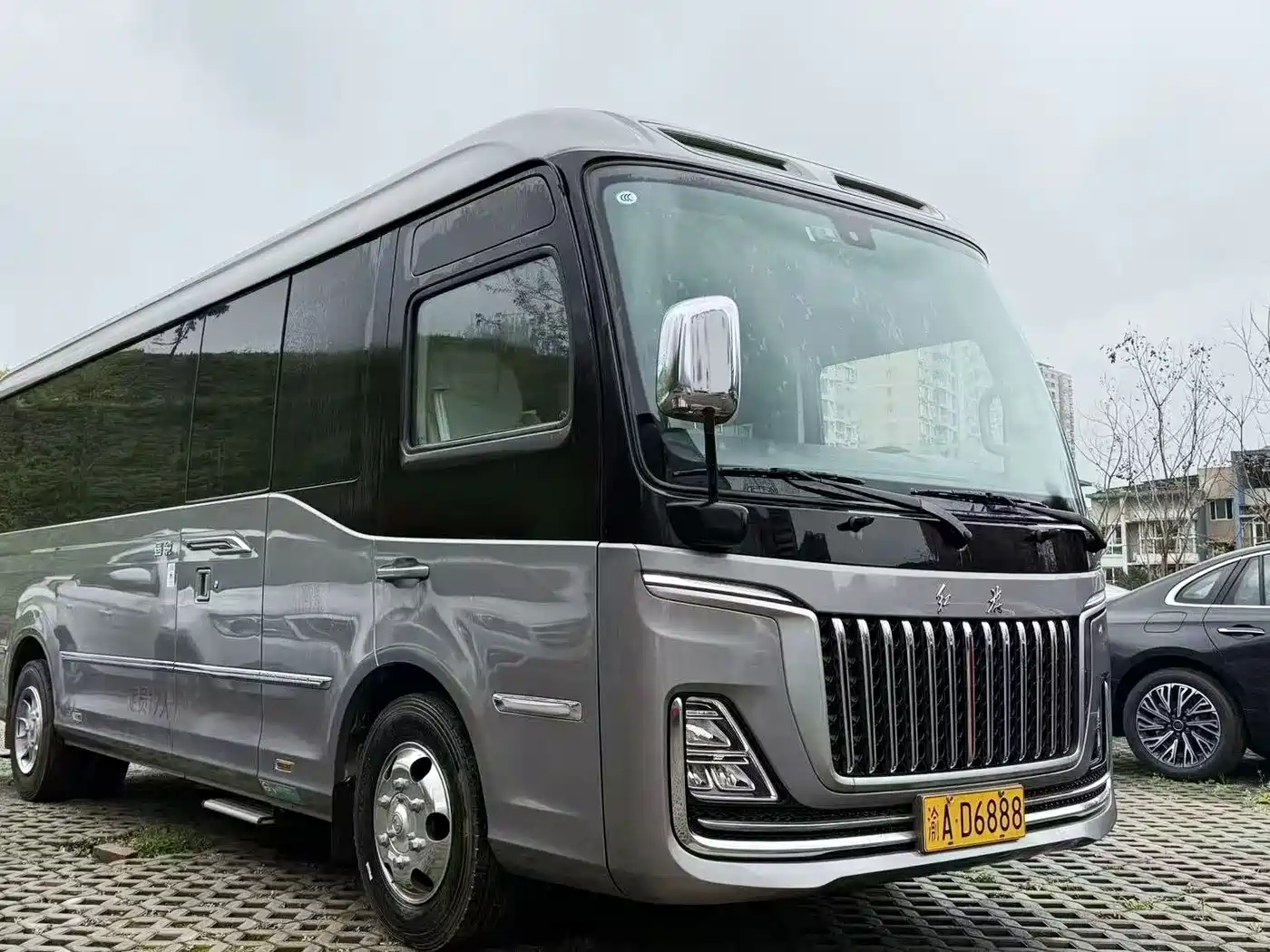 Hongqi Guoyue 2024 3.0T Flagship Edition 17-seater