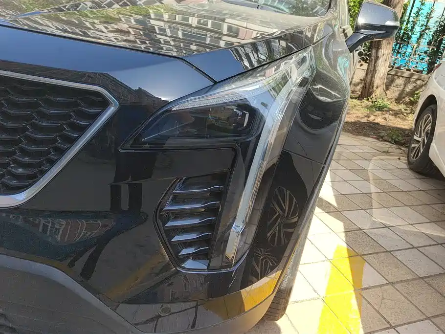 CADILLAC XT4
