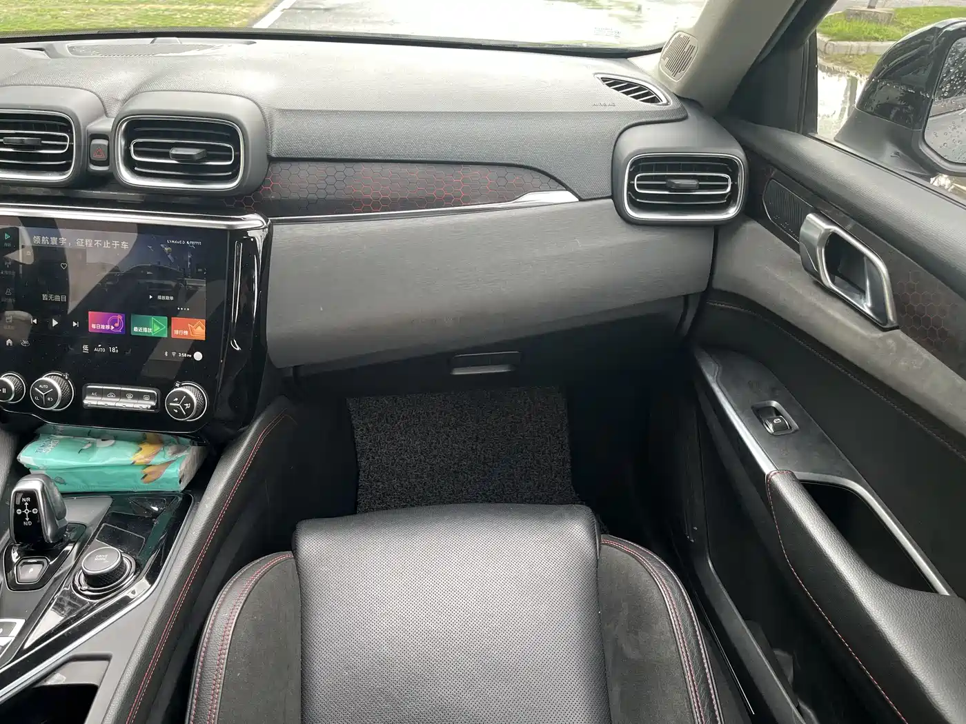 Lynk & Co 02 2018 2.0T DCT AWD Pro Edition China V фото 16