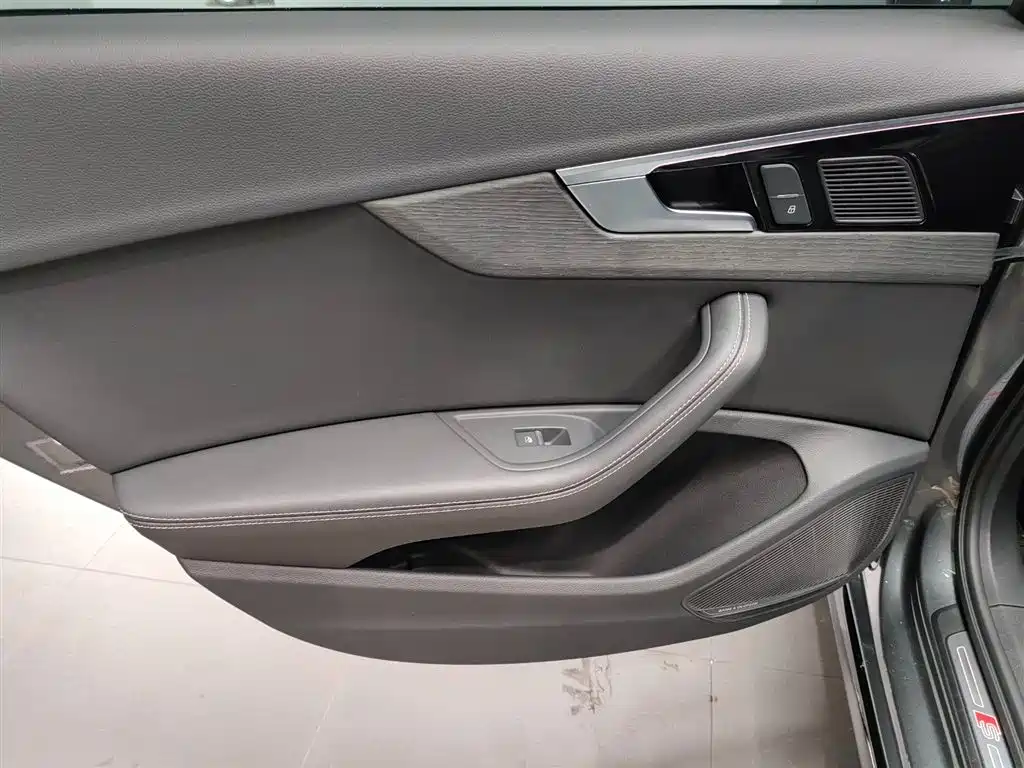 Audi A4L 2023 40 TFSI Bang&Olufsen Starlight Edition фото 21