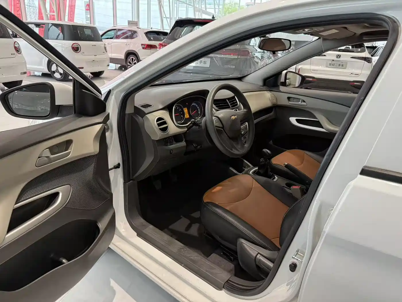 Chevrolet Sail 2016 Sail 3 1.3L Manual Comfort Sunroof Edition фото 5