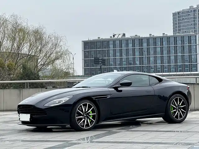 ASTON MARTIN DB11