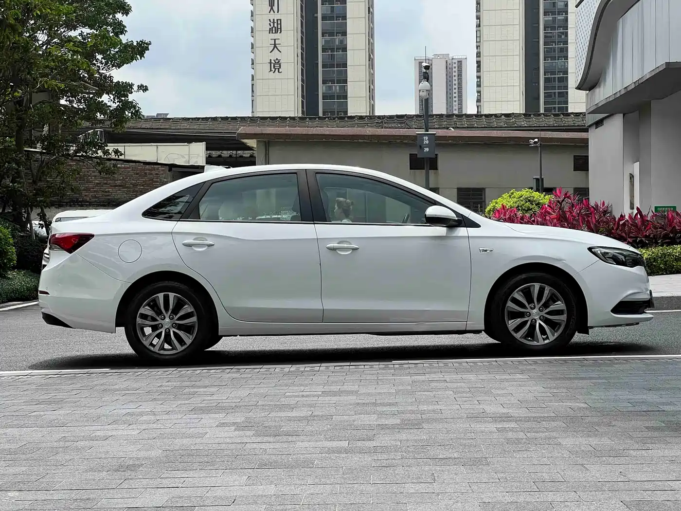 Buick Excelle 2019 18T Auto Connected Elite China VI фото 8