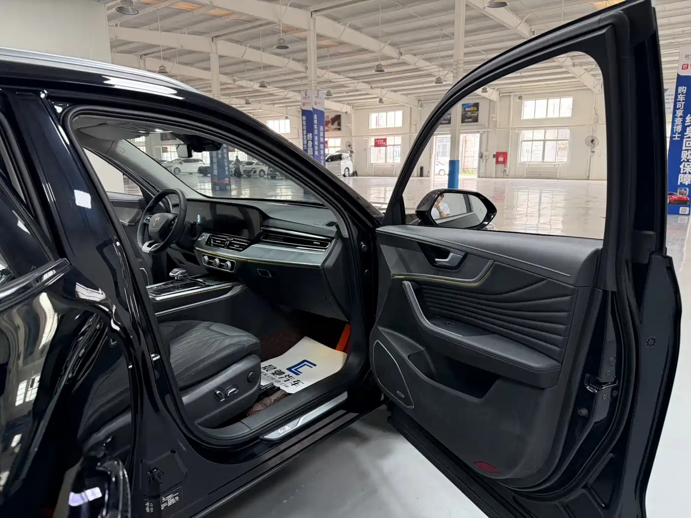 Hongqi HS5 2023 2.0T Flag Enjoy Pro Edition фото 14