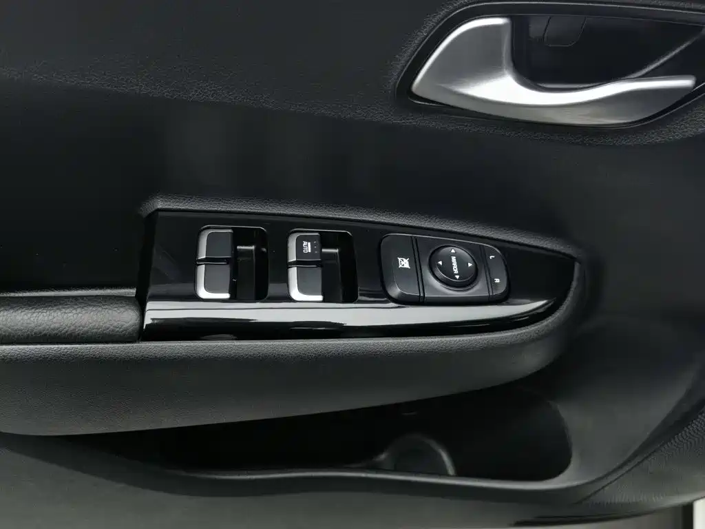 Kia KX CROSS 2019 2018 1.6L Automatic Smart Sunroof Edition