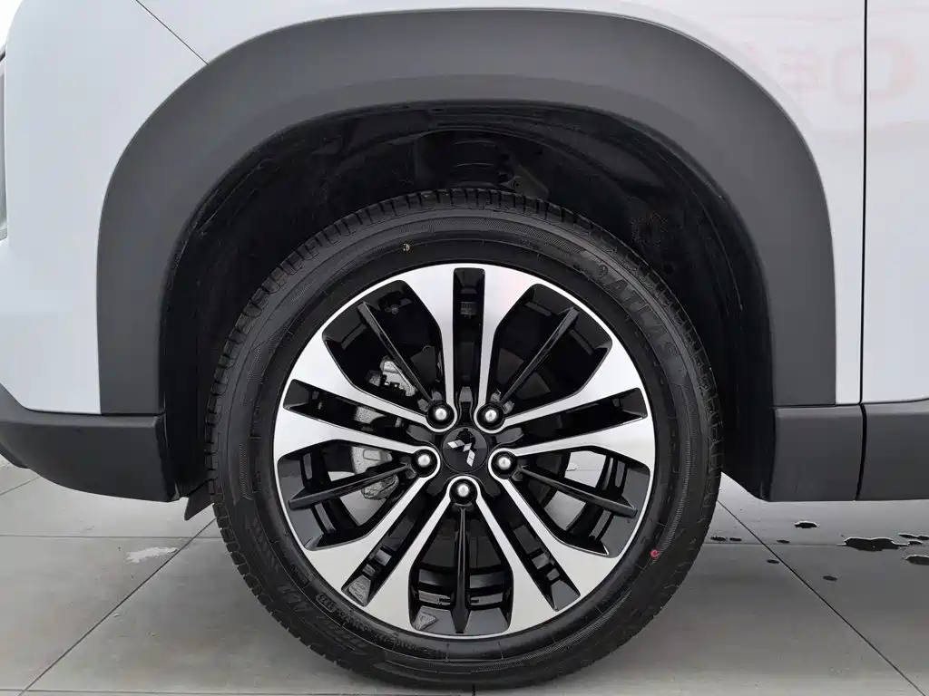 Wuling Motors Starlight 560 NEV 2025 2025 Model Plug-in Hybrid Version 5-seater
