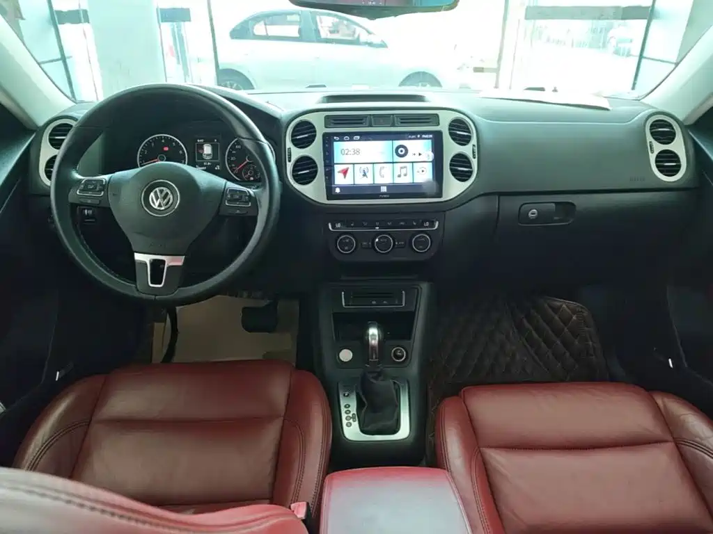 Фото 10 - Volkswagen Tiguan