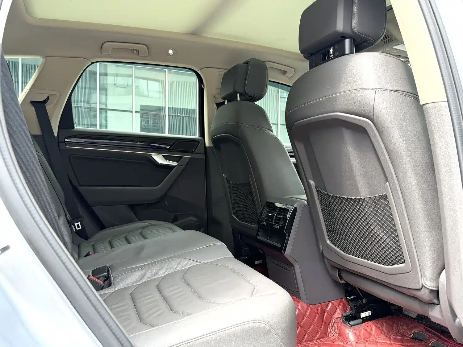 Фото 6 - Volkswagen Touareg