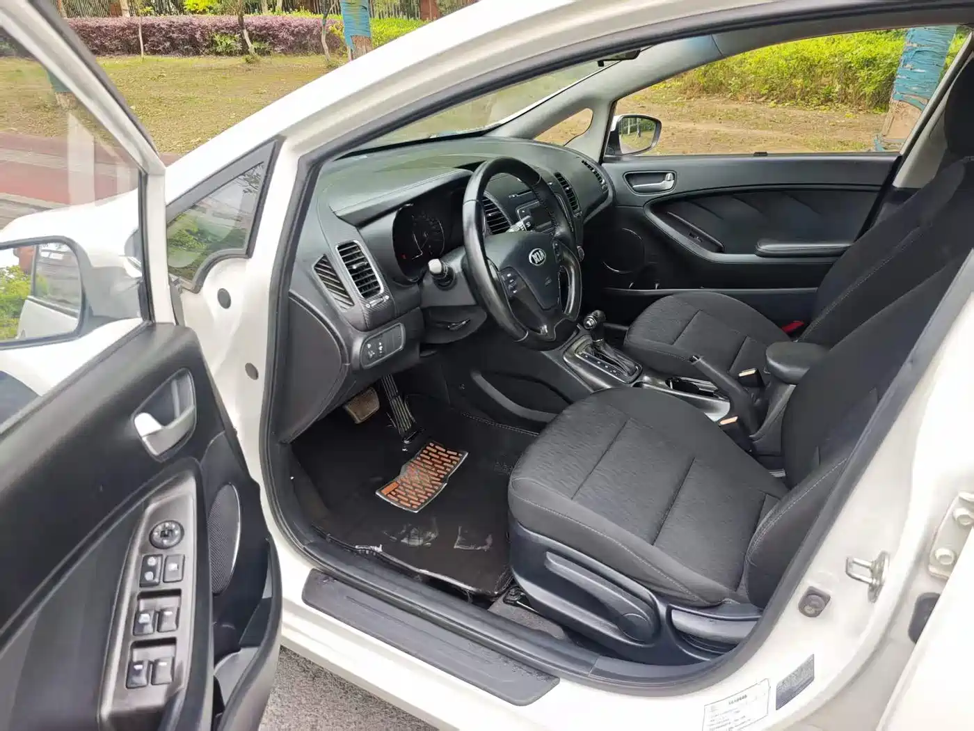 Kia K3 2013 1.6L Automatic GLS фото 9