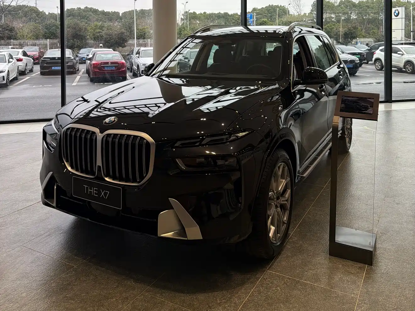 BMW X7 2024 xDrive40i Leading Luxury Package фото 3