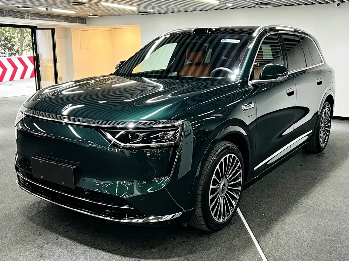 AITO Wenjie AITO M8 2025 Extended Range Ultra 53.4kWh 6-Seater