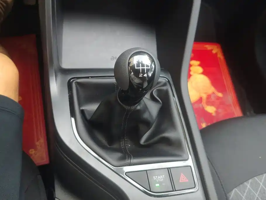 Roewe i5 2026 2026 1.5L Manual STD