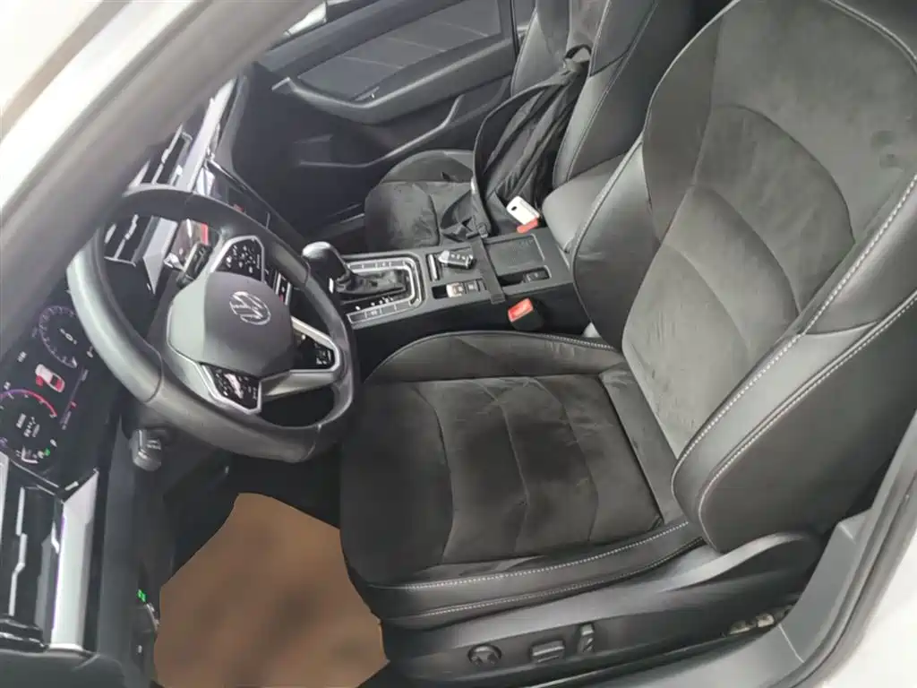 Volkswagen FAW-Volkswagen CC 2021 330TSI Dazzle Edition фото 15