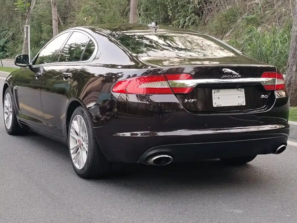 Jaguar XF 2015 2015 XF 2.0T Luxury Edition
