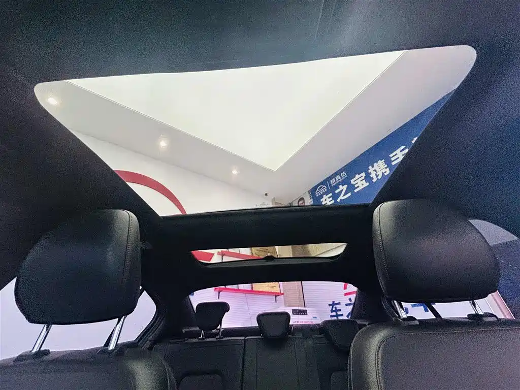 Ford Focus 2023 2022 Sedan EcoBoost 180 Automatic ST Line