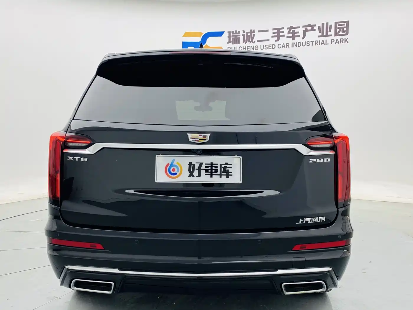 CADILLAC XT6