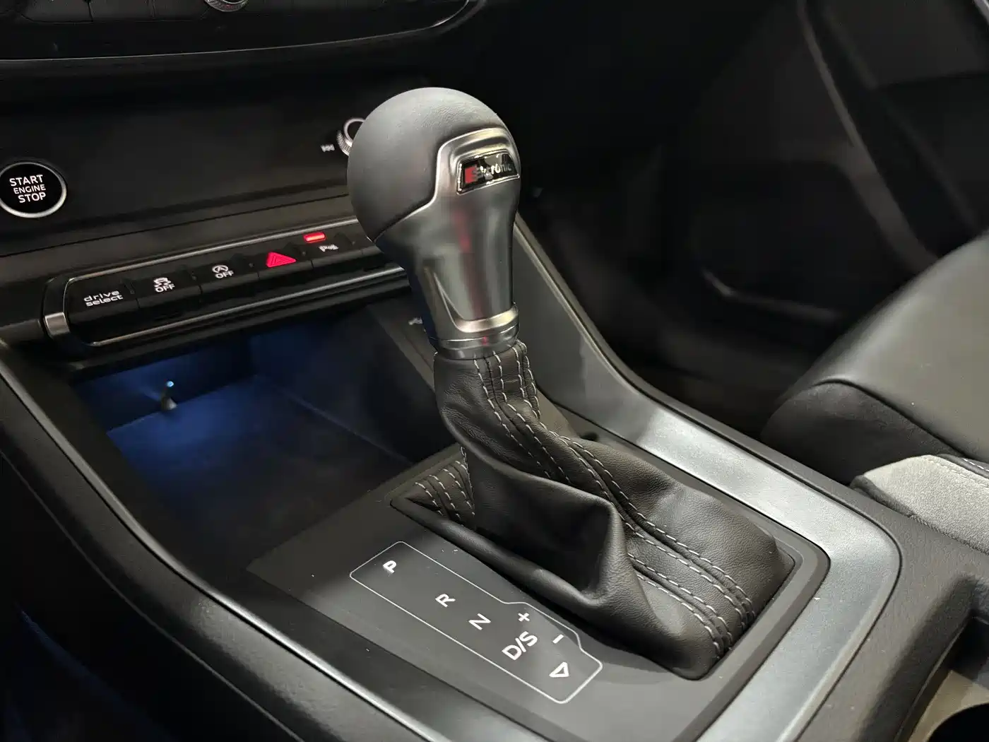 Audi Q3 2024 40 TFSI Fashion Sport фото 16