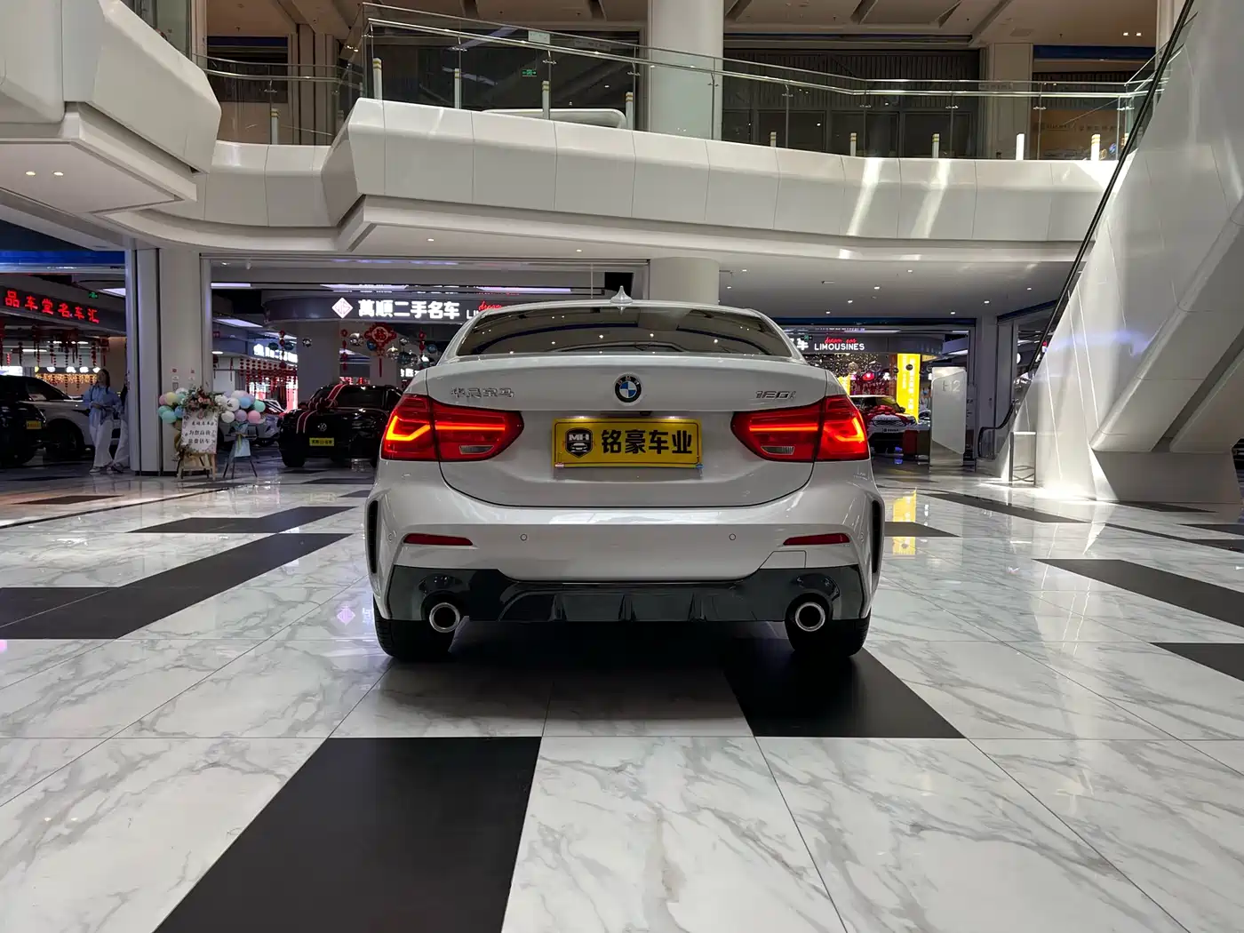 BMW 1 Series 2021 120i M Sport фото 9