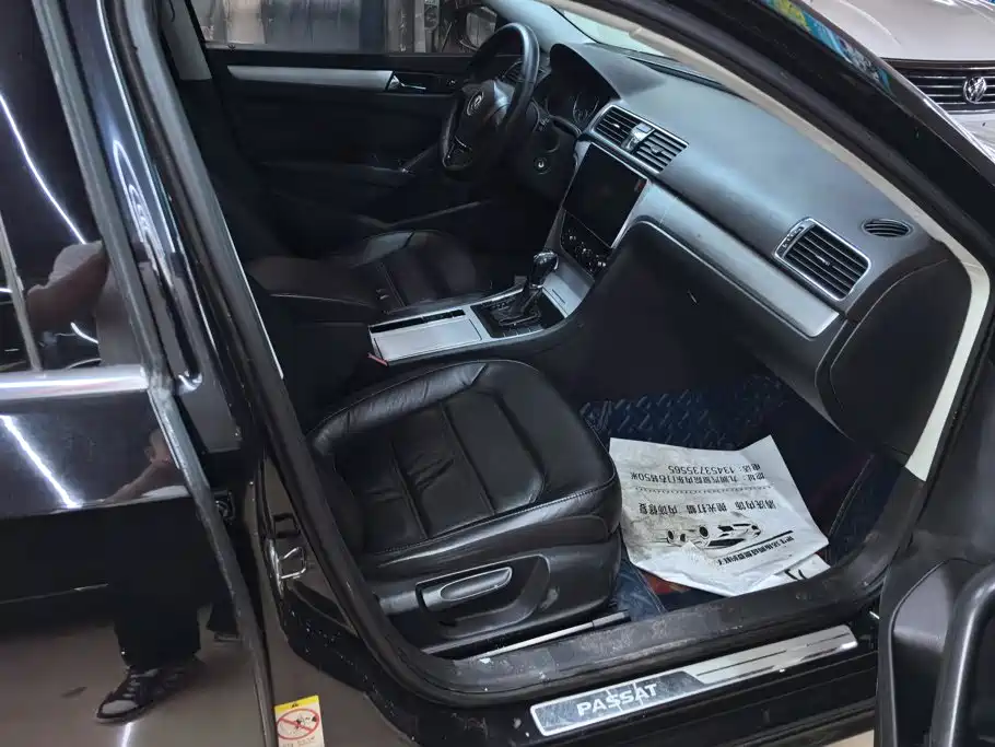 Volkswagen Passat 2012 2011 1.8TSI Automatic Premium Edition
