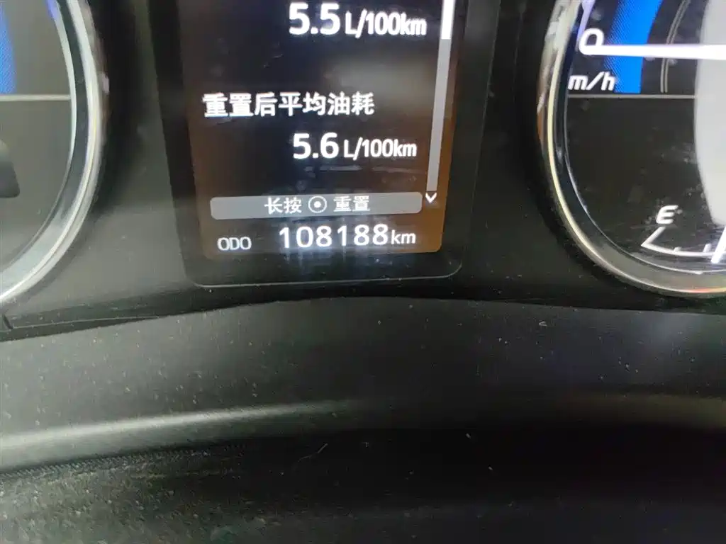 Toyota Corolla 2017 Facelift Hybrid 1.8L E-CVT Leading Edition фото 8
