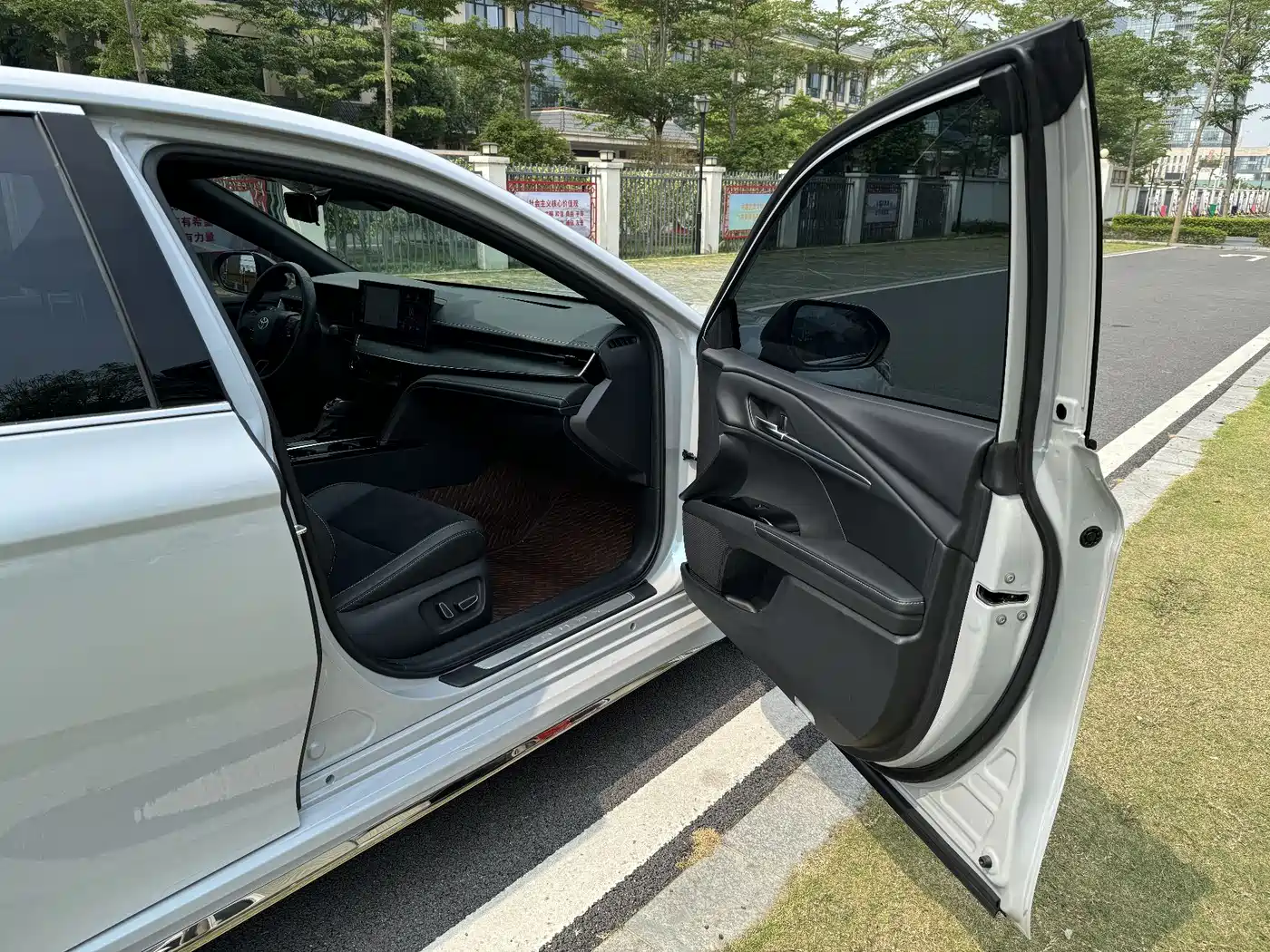 Toyota Camry 2024 Model Dual Hybrid 2.0HXS Sport Plus Edition фото 18