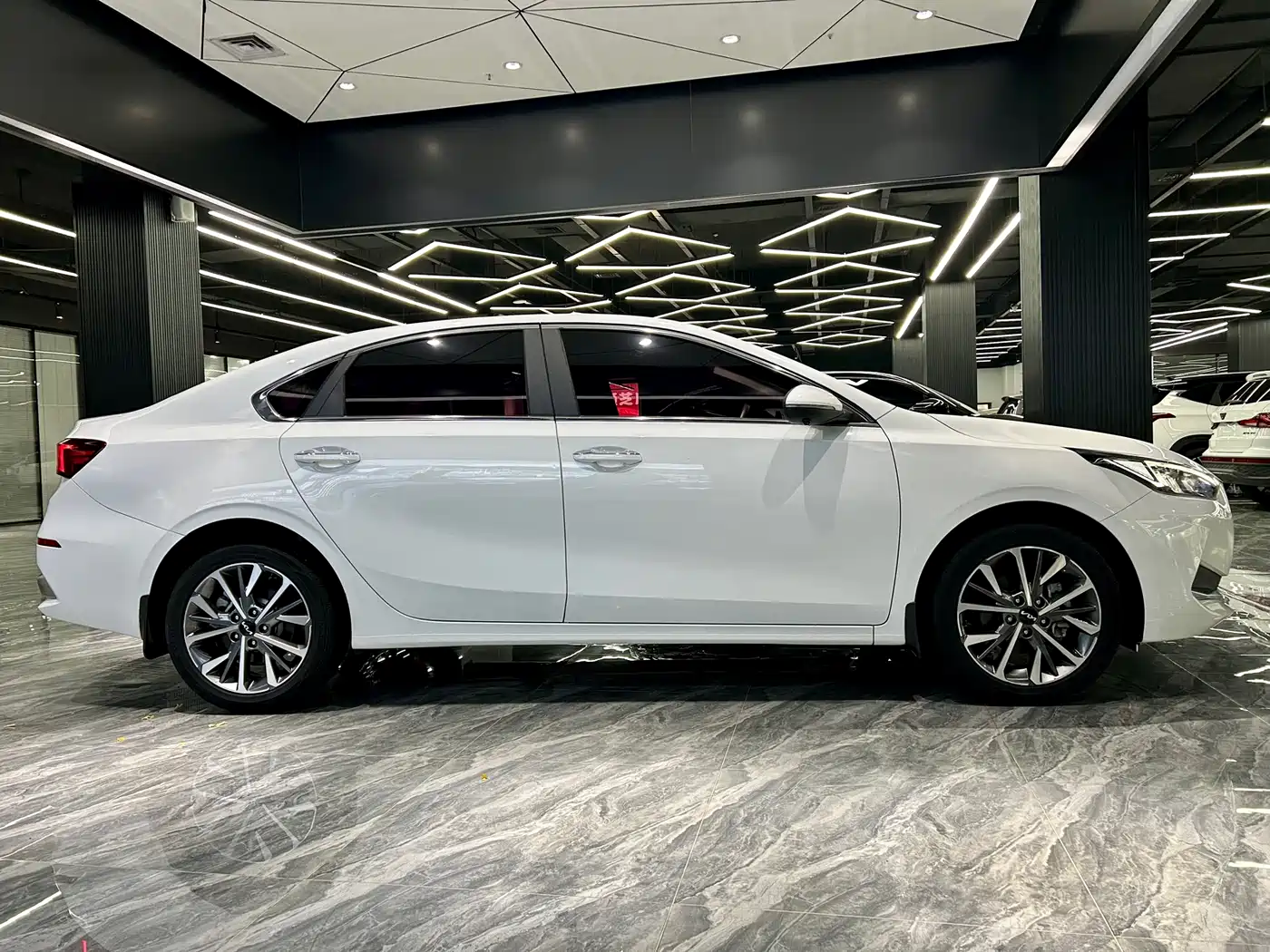 Kia K3 2021 Facelift 1.5L CVT Fashion Edition фото 4