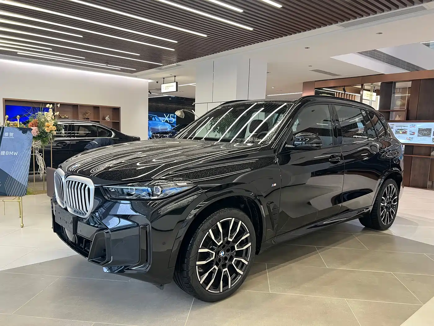 BMW X5 2025 Model xDrive 40Li M Sport Blackout Package