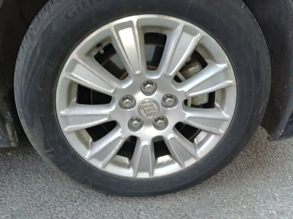 Buick LaCrosse 2011 2.4L SIDI Elegance Edition фото 8